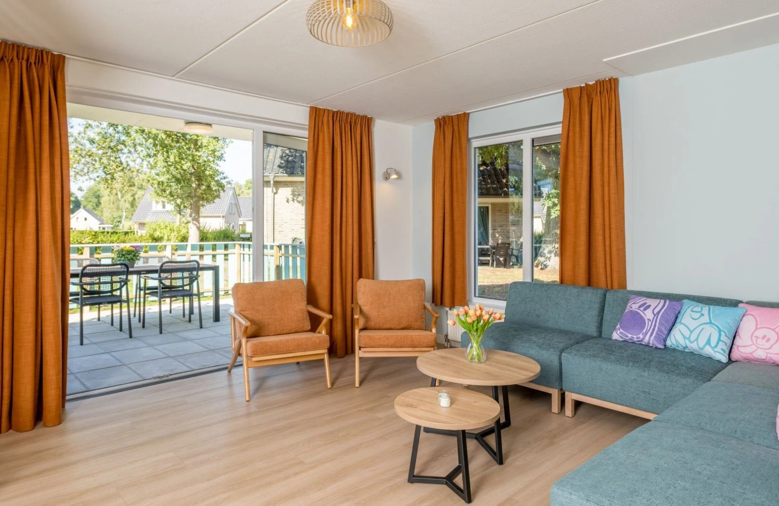 Woezel & Pip villa 8 personen woonkamer